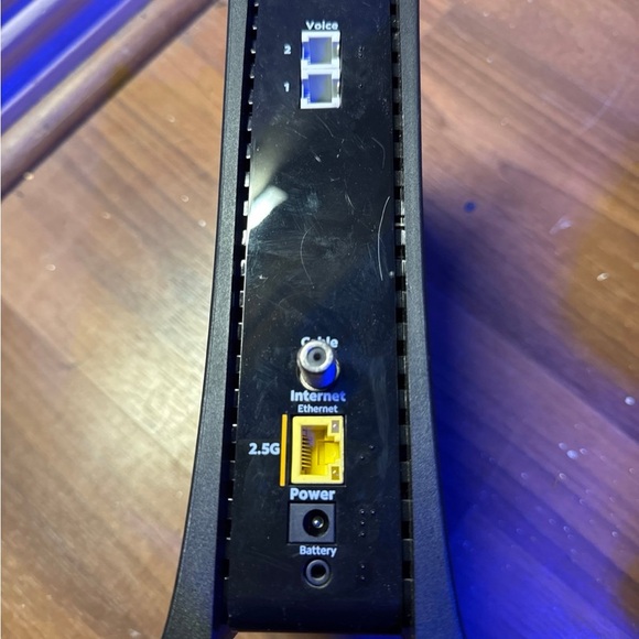 Black Netgear Router - Picture 3 of 3